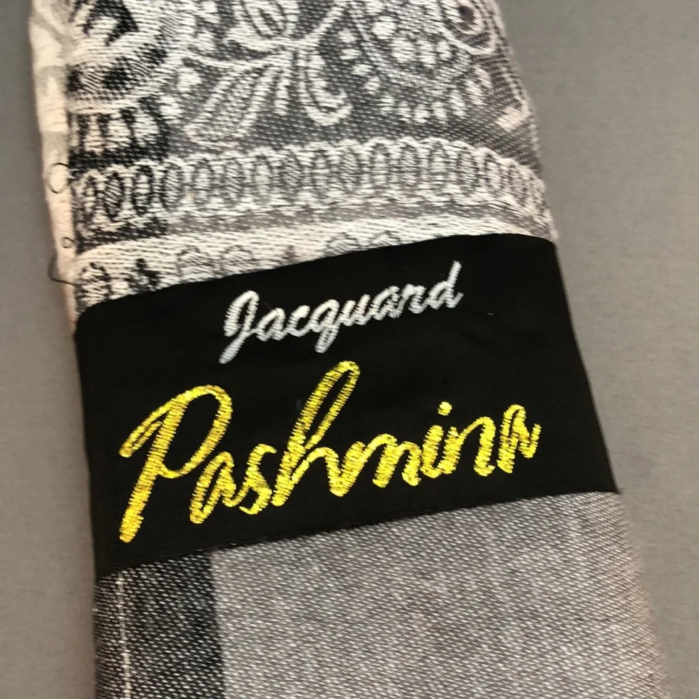 Jacquard pashmina gray paisley